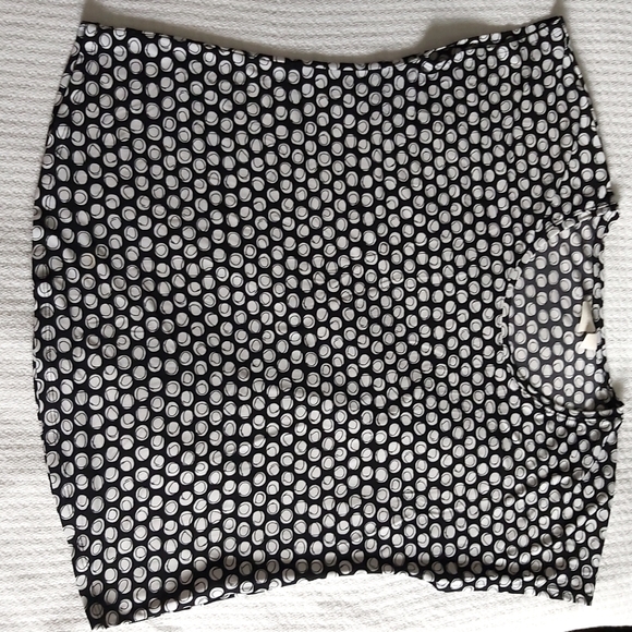 Chico's black and white short sleeved top - Picture 1 of 3